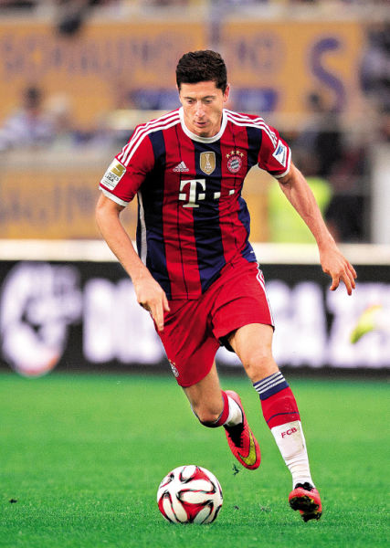 更是一路披 更是一路披