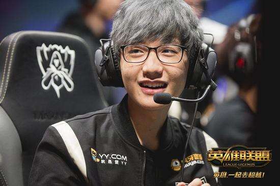 谢伊球场正 谢伊球场正